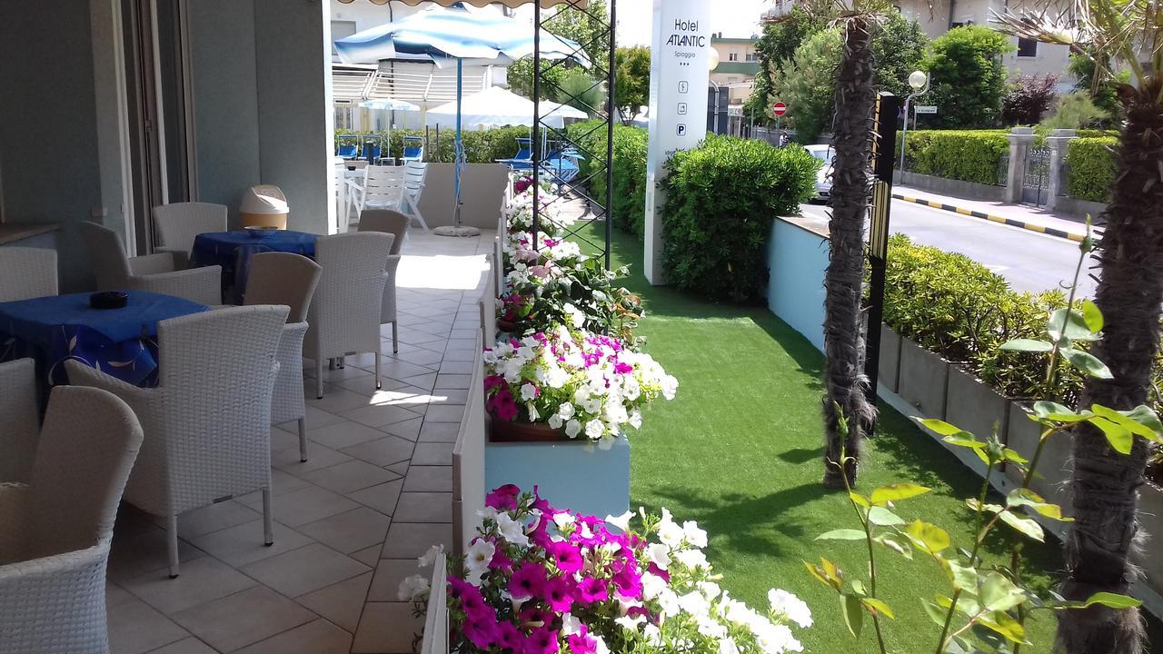 Hotel Atlantic Rimini Bagian luar foto